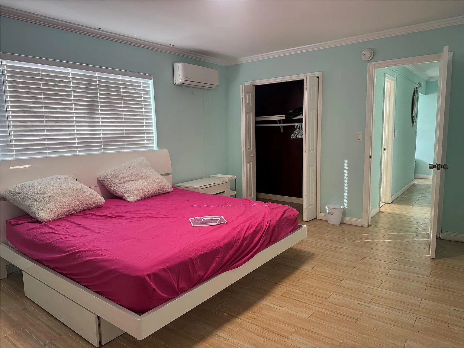 1 bed, 1.0 bath, 3868 sqft, $2,350 — Photo 3