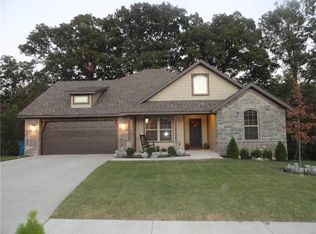 1050 Nemett Cir, Pea Ridge, AR 72751