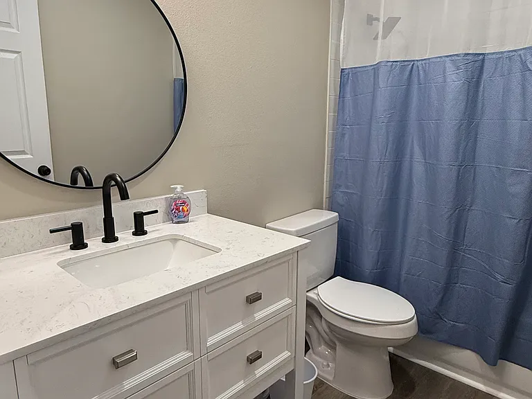 102 Shore Dr E — Photo 5