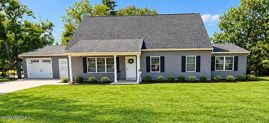 5 bed, 2414 sqft, $5,500 — Photo 2