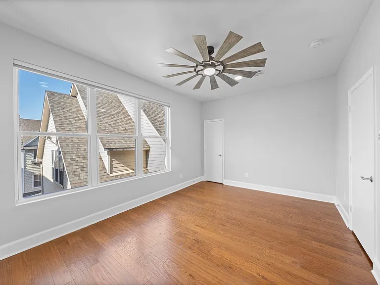 1822 Brun St — Photo 22