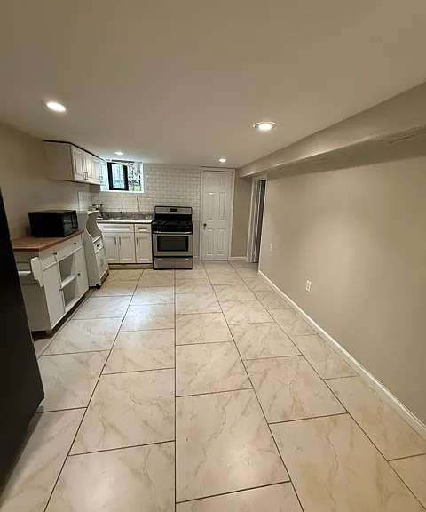 185-20 Dunlop Ave #1 — Photo 2