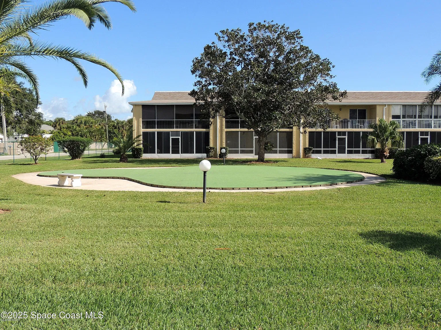 1 bed, 1.0 bath, 939 sqft, $1,550 — Photo 2