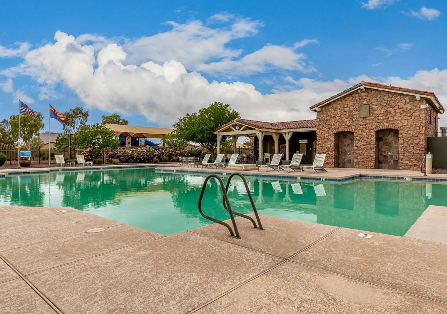 3 bed, 2.5 bath, 2201 sqft, $1,800 — Photo 4