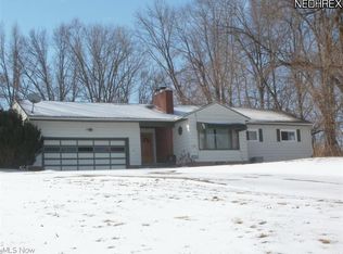 988 Robinson Ave, Barberton, OH 44203