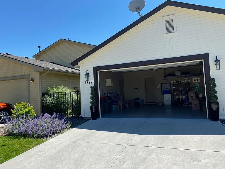 2827 E Decameron Ln — Photo 4