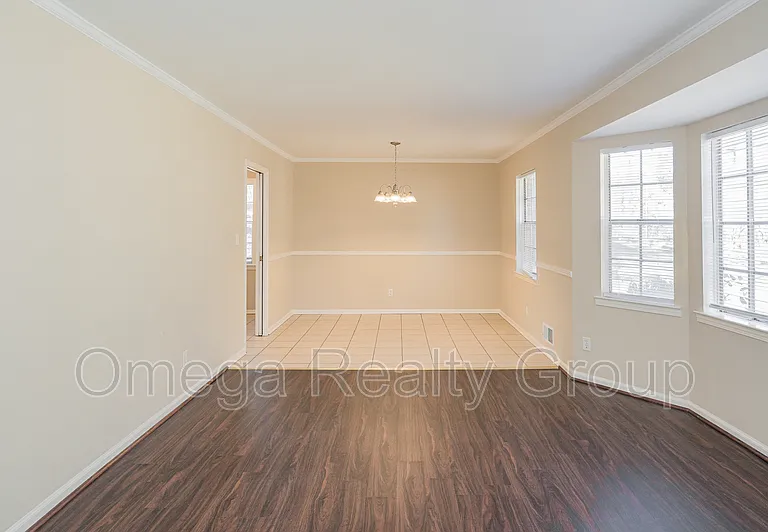 1313 Oak Ter — Photo 7
