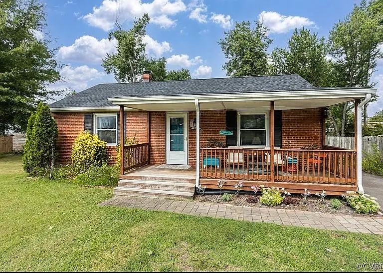 900 Byswick Ln — Photo 1