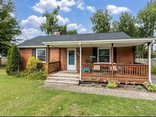 900 Byswick Ln, Richmond, VA 23225