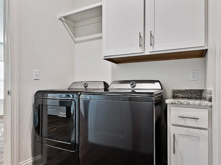 361 Turnberry Ct — Photo 10