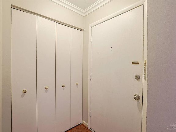 4th image of 2270 Madison Rd Unit 3D