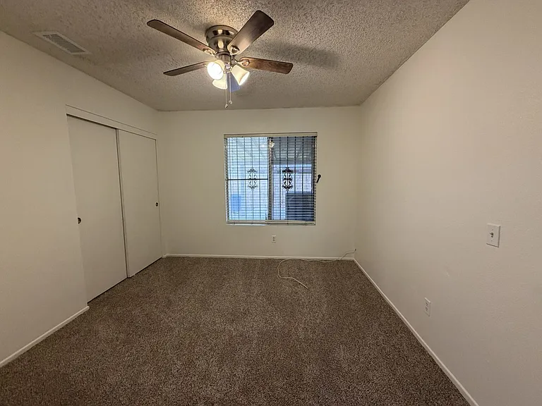 560 S Quince Ave — Photo 8