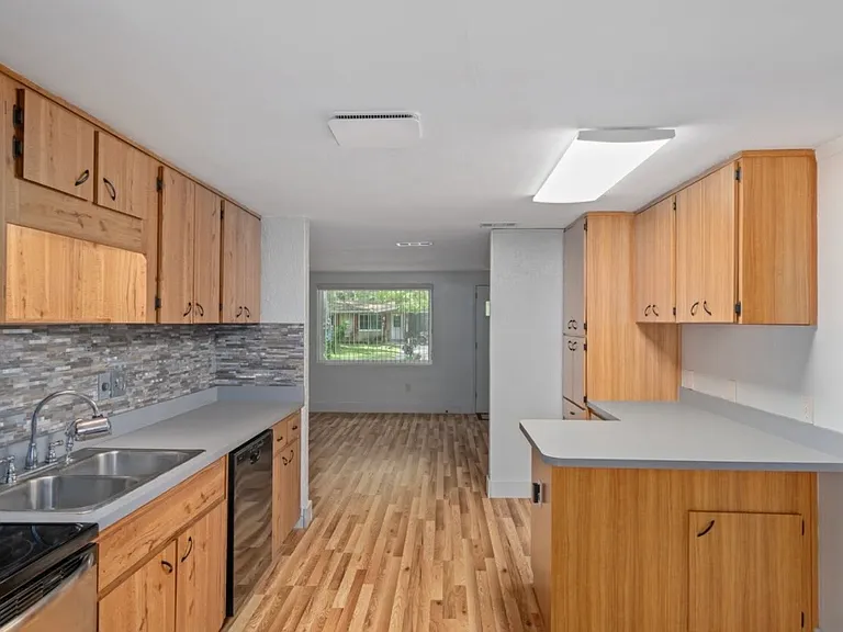 5269 S James Ter — Photo 8