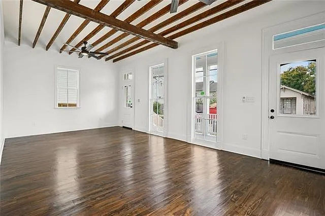 322 Arabella St — Photo 3