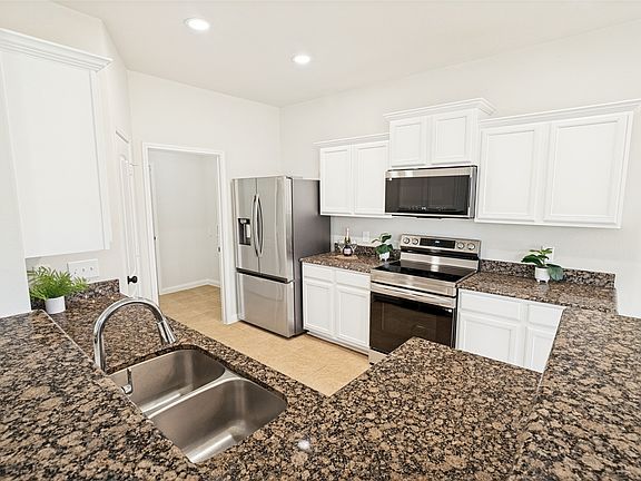 4th image of 4225 Tower Ln