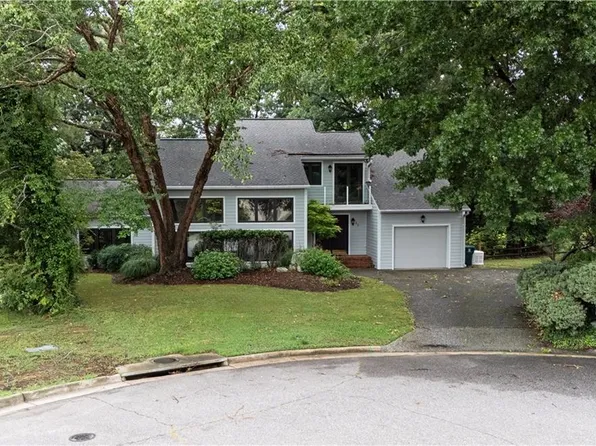 49 Dillwyn Dr, Newport News, VA 23602