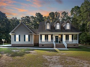 70 Shell Dr, Elizabethtown, NC 28337