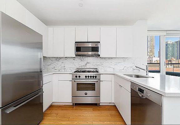 2nd image of 515 9th Ave #12J