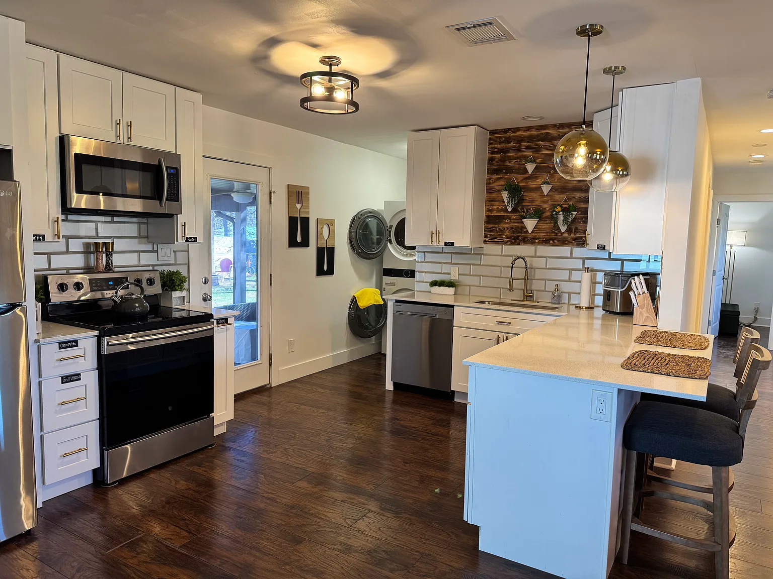 803 N Church St — Photo 4