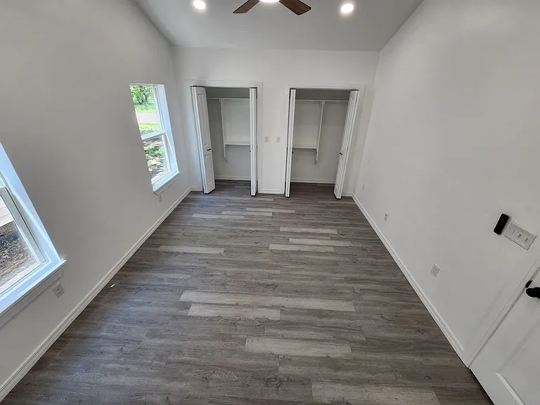 127 E 3rd St — Photo 16