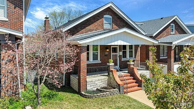 4931 Walsh St photo 1