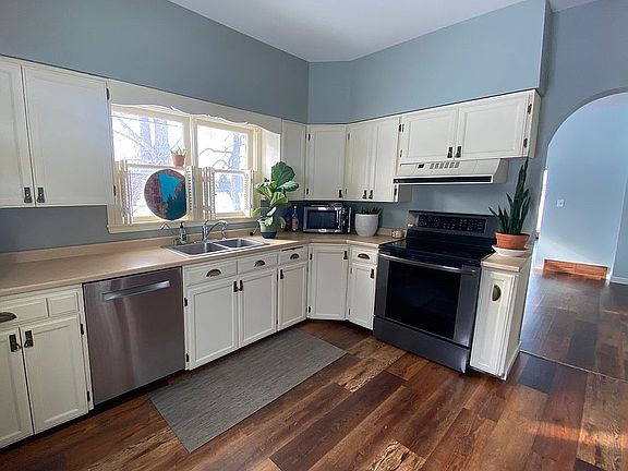 3rd image of 205 Riverview Dr SE