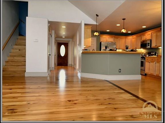 4th image of 85 W Clara Ct