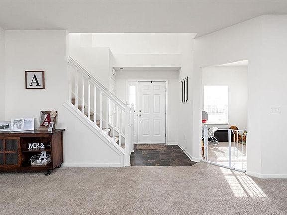2nd image of 862 Adena Ln
