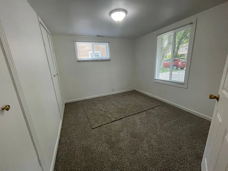 1704 S Lindell Dr — Photo 6