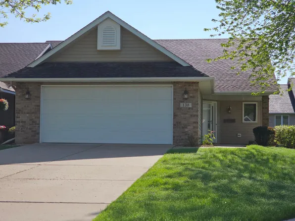 138 Hill Ridge Ct, Prescott, WI 54021