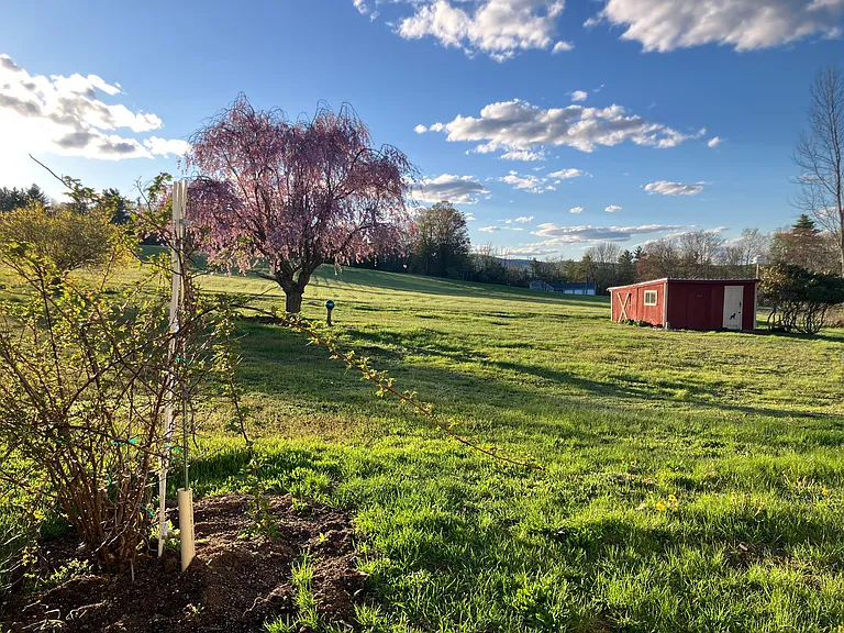 175 1st Crown Point Rd — Photo 4