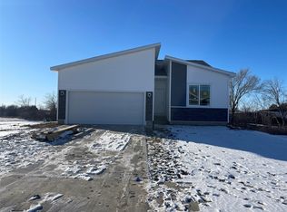 606 Ironwood Ave, Woodward, IA 50276