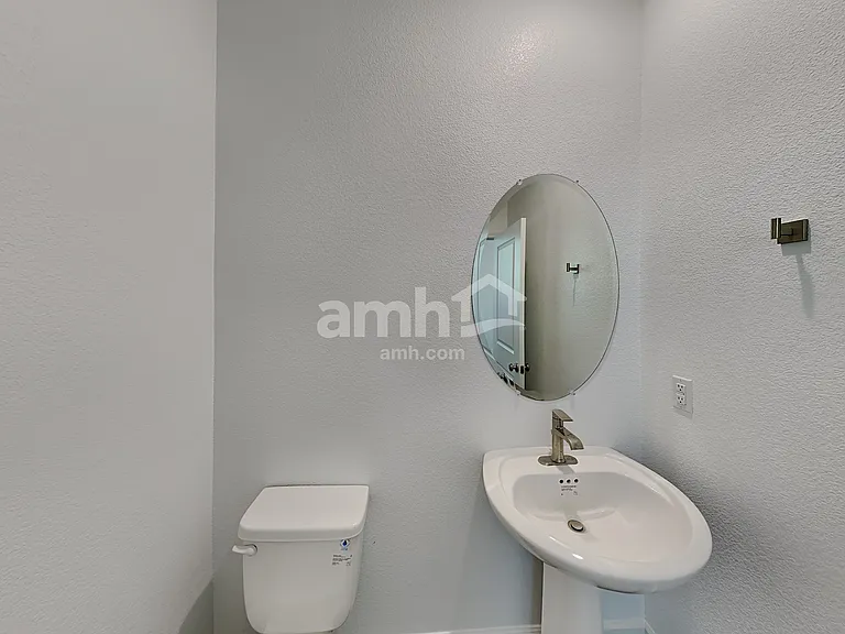 3345 Blodwen St — Photo 7