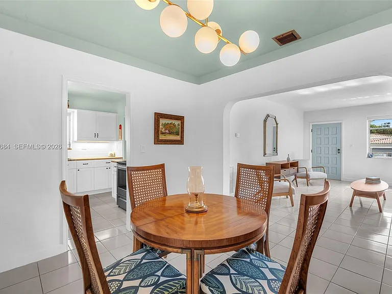 2420 SW 21st Ave — Photo 11