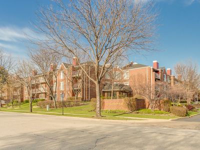 805 Leicester Rd #B210, Elk Grove Village, IL, 60007