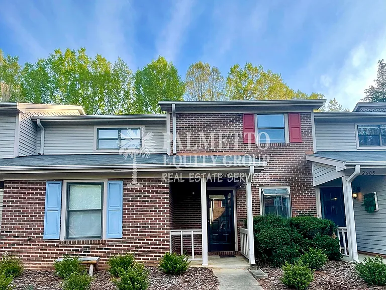 2607 Cottage Pl — Photo 1