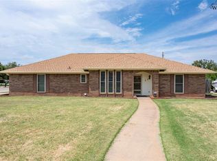 1 Shady Brook Ct, Wichita Falls, TX 76310