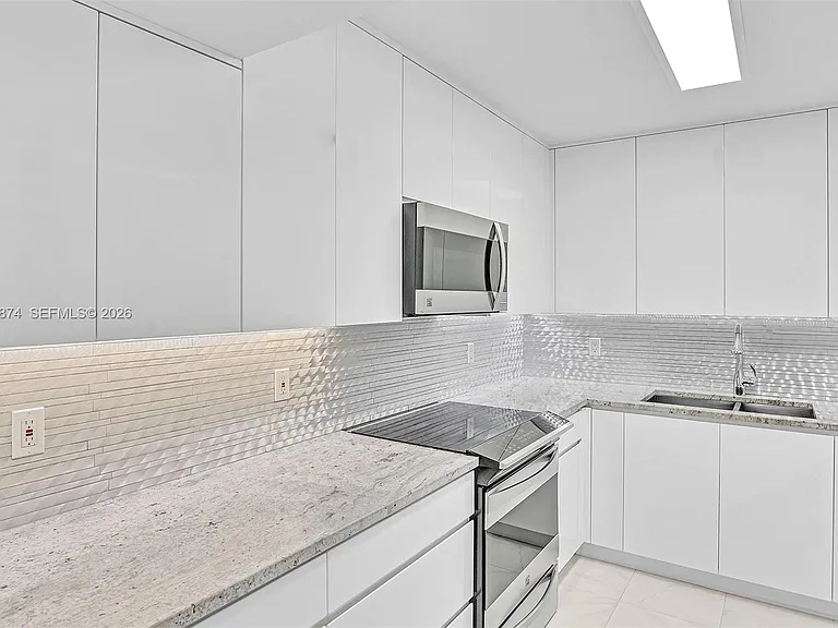 2500 Parkview Dr #1219 — Photo 5