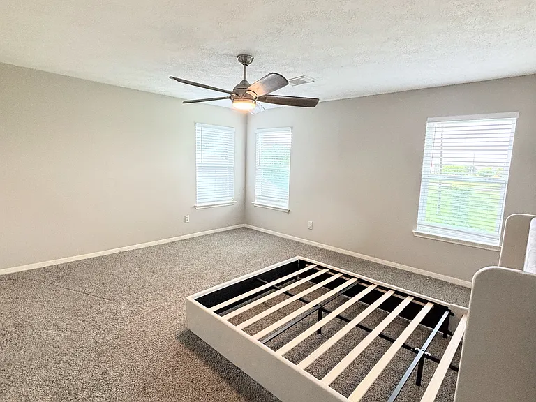 2510 Vermillion Dr — Photo 9