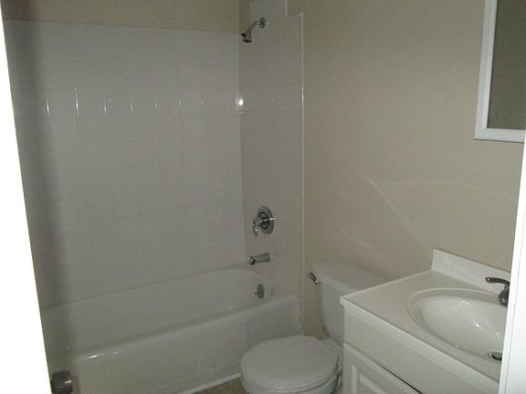 4th image of 123 S Crysler Ave
