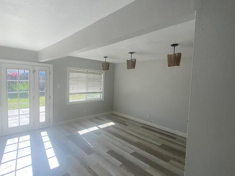 325 S Brookshire Ave — Photo 6