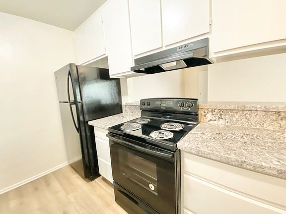 2nd image of 3748 Midvale Ave APT 4
