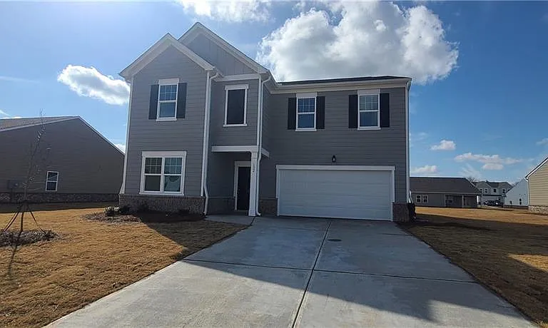 132 Verona Dr NW — Photo 1