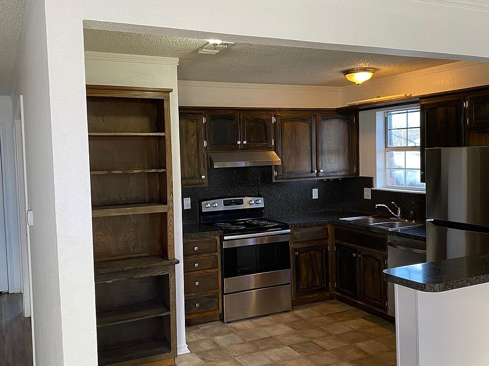 1st image of 200 NW 23rd St APT A