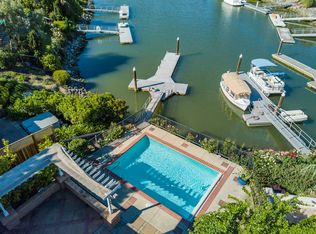 104 S Newport Dr, Napa, CA 94559