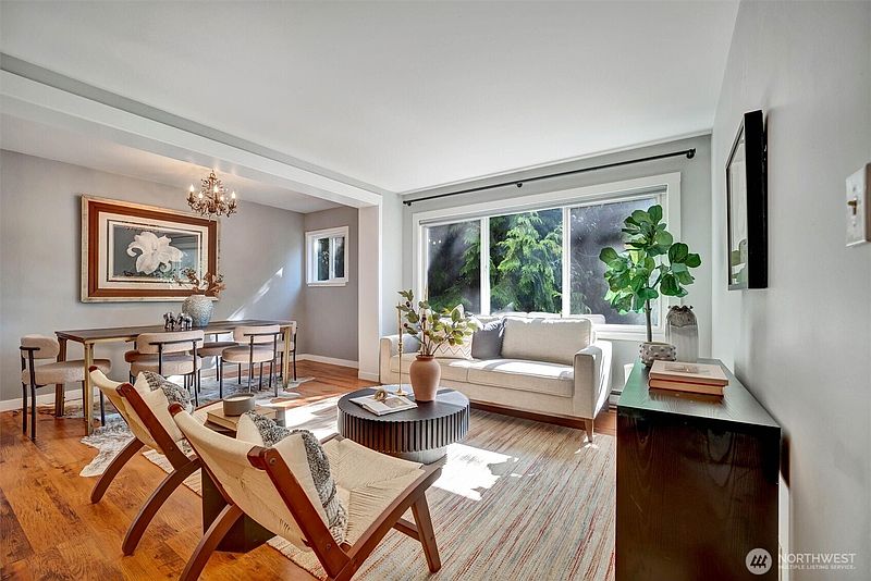 3rd image of 2111 E John Street #204