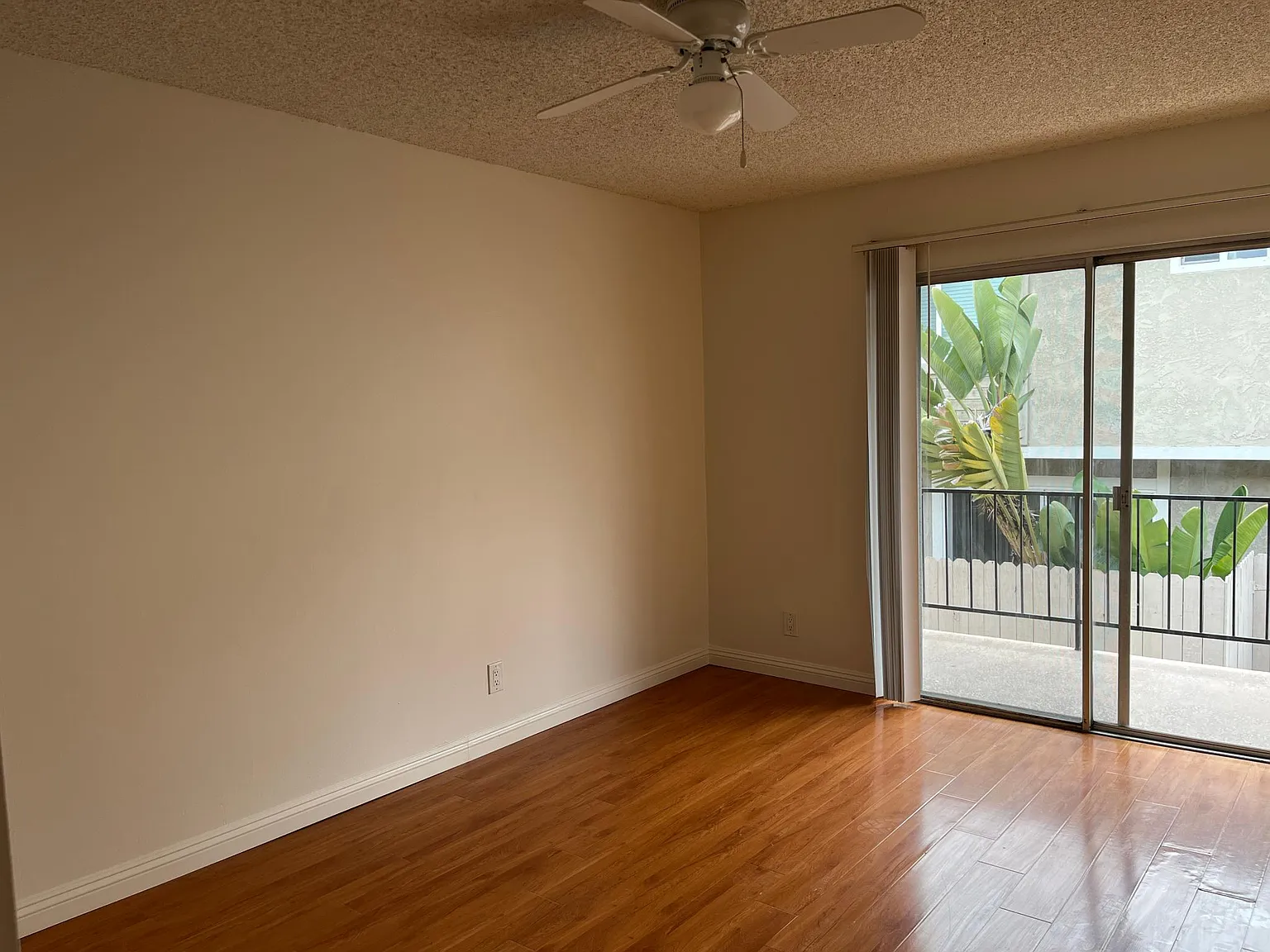 2 bed, 750 sqft, $2,350 — Photo 4