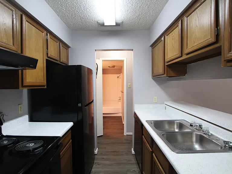 Heritage West Apartments — Photo 49