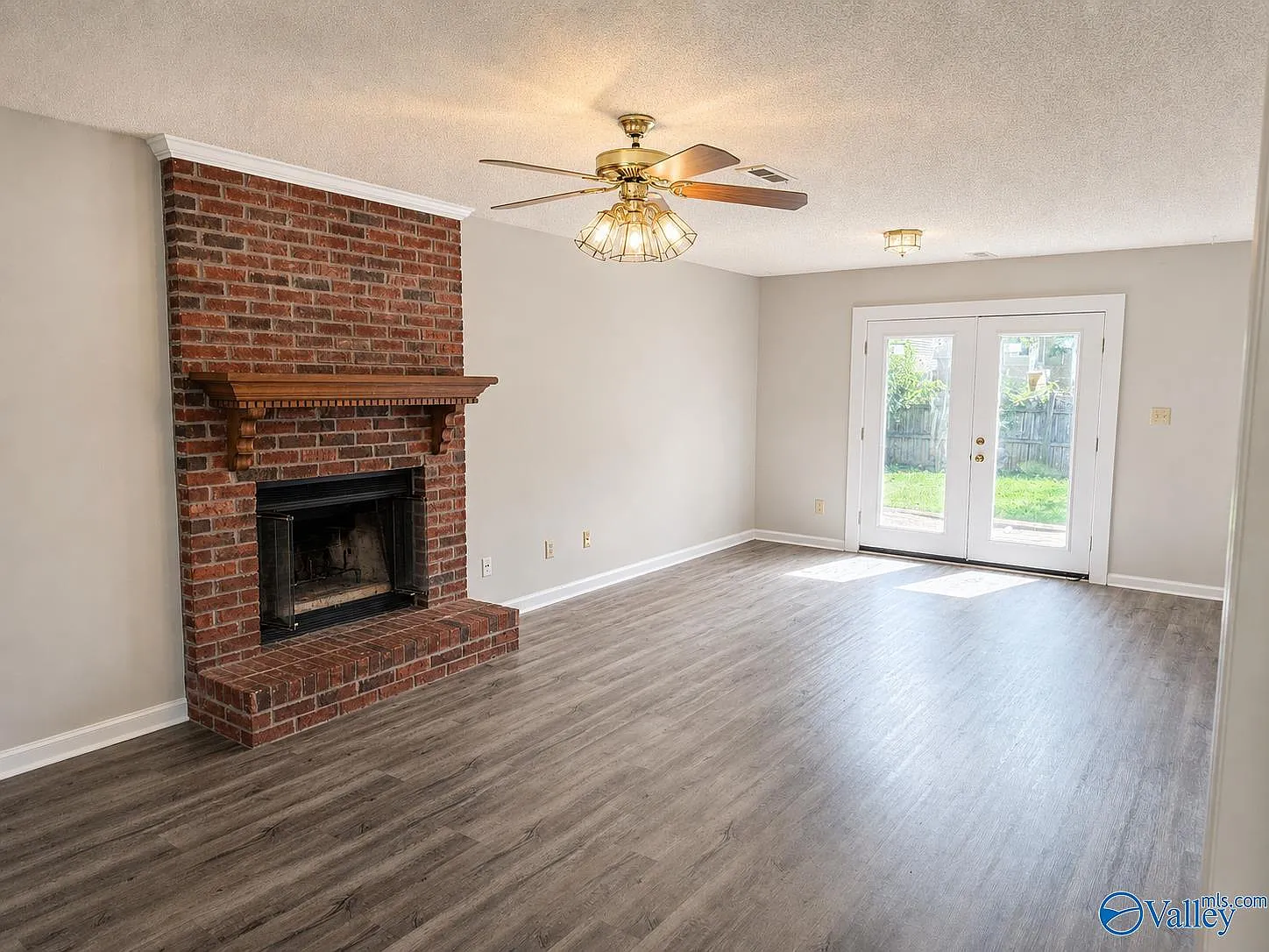 3 bed, 2.5 bath, 1608 sqft, $1,650 — Photo 2