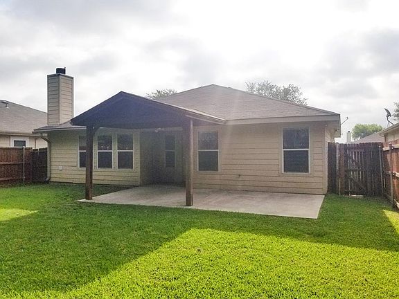 4th image of 412 Dogwood Dr